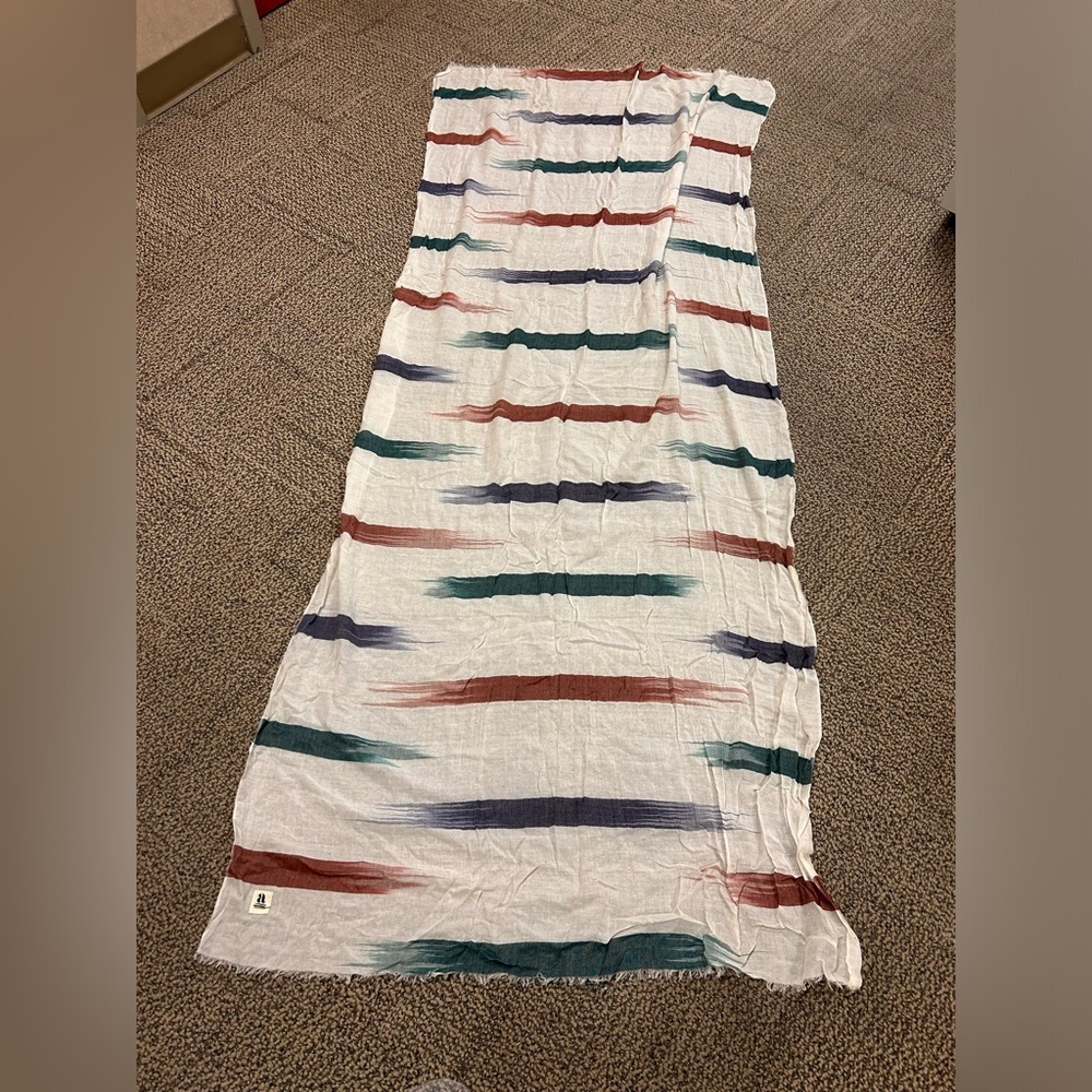 Aish cream scarf, large with light fringe